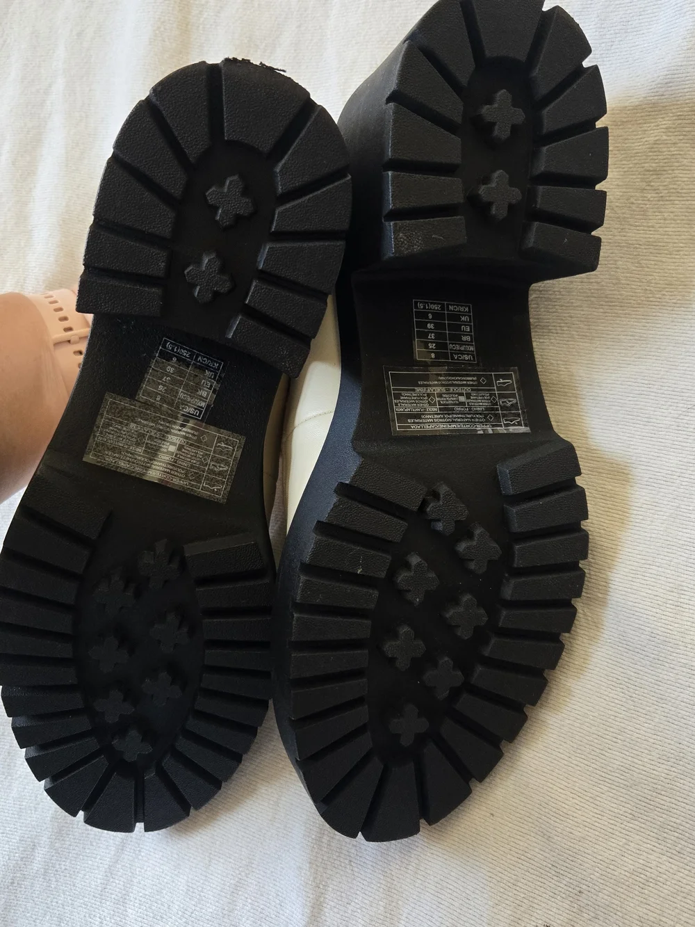 Forever 21 flaws pictured